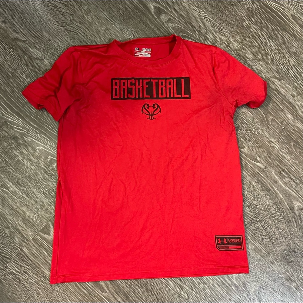 Under Armor boys size XL shirt
